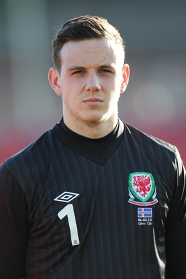 060213 - Wales v Iceland, Friendly Under 21 International, Llanelli - Wales' keeper Danny Ward