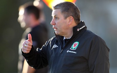 060213 - Wales v Iceland, Friendly Under 21 International, Llanelli - Wales' manager Geraint Williams