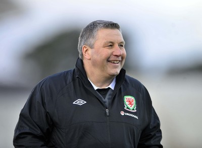 060213 - Wales v Iceland - Friendly U21 International  -  Wales U21 Manager Geraint Williams 