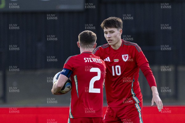 220324 - Wales U21 v Lithuania U21 - 2025 UEFA Euro U21 Championship qualifier - Rubin Colwill of Wales celebrates scoring his sides first goal