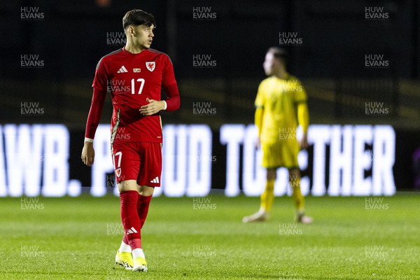 220324 - Wales U21 v Lithuania U21 - 2025 UEFA Euro U21 Championship qualifier - Christopher Popov of Wales in action