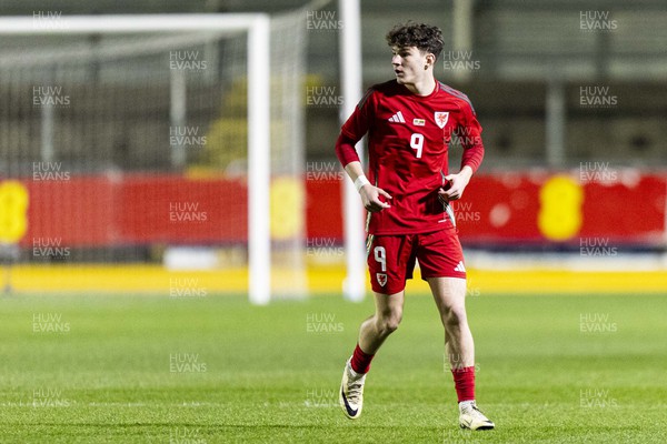 220324 - Wales U21 v Lithuania U21 - 2025 UEFA Euro U21 Championship qualifier - Lewis Koumas of Wales in action