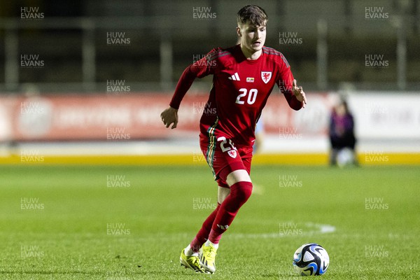 220324 - Wales U21 v Lithuania U21 - 2025 UEFA Euro U21 Championship qualifier - Zachary Ashworth of Wales in action