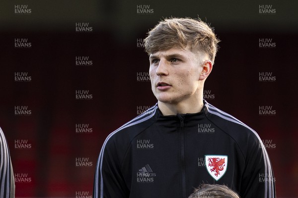 220324 - Wales U21 v Lithuania U21 - 2025 UEFA Euro U21 Championship qualifier - Thomas Davies of Wales ahead of kick off