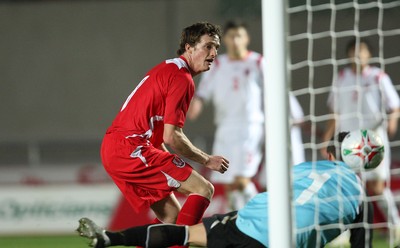 31.03.09 - Wales U21v Luxembourg U21, UEFA Under 21 Championship 2011, Llanelli -  Wales' Andy King heads homes to score Wales' third goal   