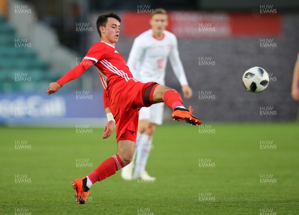 161018 - Wales U21 v Switzerland U21, European U21 Championship 2019 Qualifier - Robbie Burton of Wales plays the ball forward