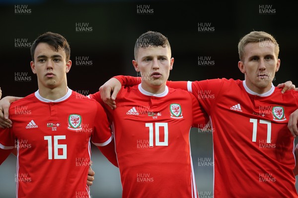 161018 - Wales U21 v Switzerland U21, European U21 Championship 2019 Qualifier -  Robbie Burton of Wales, Nathan Broadhead of Wales and Connor Evans of Wales