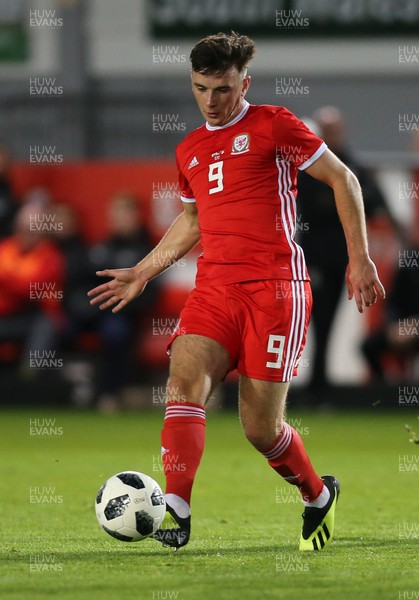 161018 - Wales U21 v Switzerland U21, European U21 Championship 2019 Qualifier -  Thomas Harris of Wales