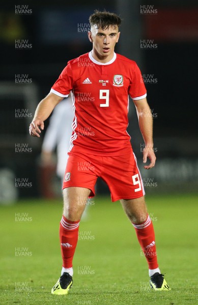 161018 - Wales U21 v Switzerland U21, European U21 Championship 2019 Qualifier -  Thomas Harris of Wales
