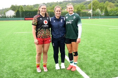 100526 - Wales U21 Women v Ireland U21 Women - Six Nations Women's U21 Series - Both captains at the coin toss