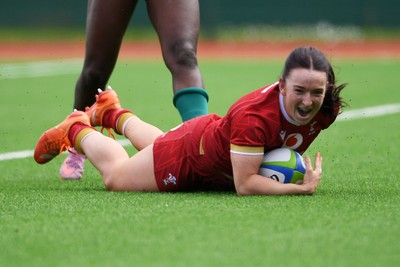 100526 - Wales U21 Women v Ireland U21 Women - Six Nations Women's U21 Series - Sian Jones of Wales Women scores a try