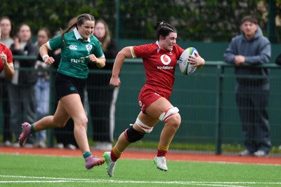100526 - Wales U21 Women v Ireland U21 Women - Six Nations Women's U21 Series - Lucy Isaac of Wales Women