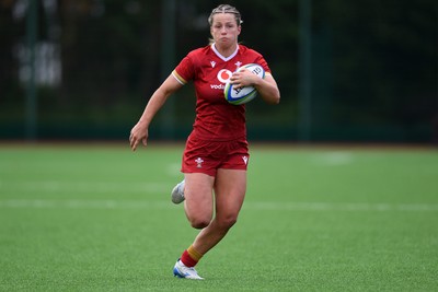 100526 - Wales U21 Women v Ireland U21 Women - Six Nations Women's U21 Series - Amy Williams of Wales Women