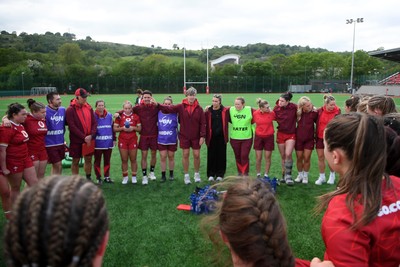 100526 - Wales U21 Women v Ireland U21 Women - Six Nations Women's U21 Series - Liza Burgess, Wales Women's Head Coach leads the huddle at full time