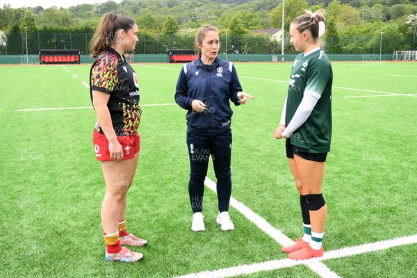 100526 - Wales U21 Women v Ireland U21 Women - Six Nations Women's U21 Series - Both captains at the coin toss