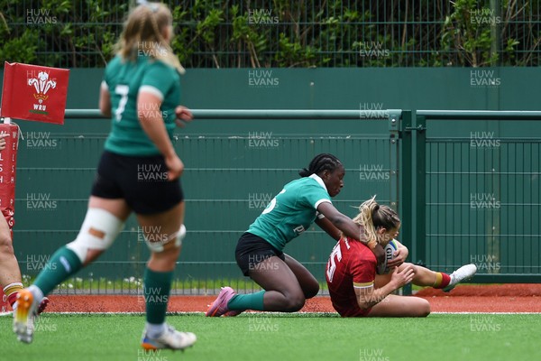 100526 - Wales U21 Women v Ireland U21 Women - Six Nations Women's U21 Series - Amy Williams of Wales Women scores a try