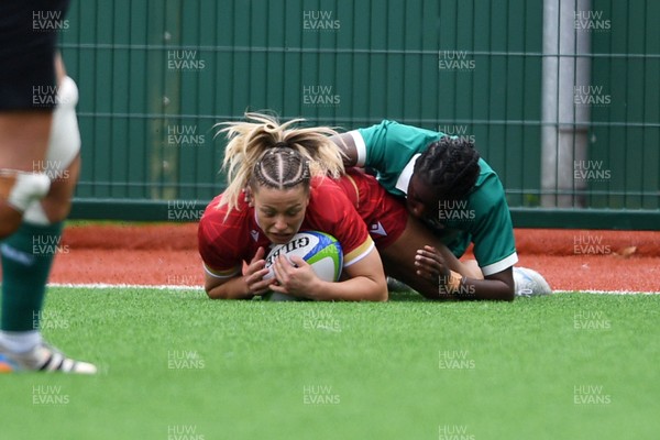 100526 - Wales U21 Women v Ireland U21 Women - Six Nations Women's U21 Series - Amy Williams of Wales Women scores a try