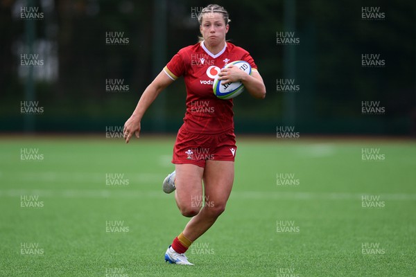 100526 - Wales U21 Women v Ireland U21 Women - Six Nations Women's U21 Series - Amy Williams of Wales Women