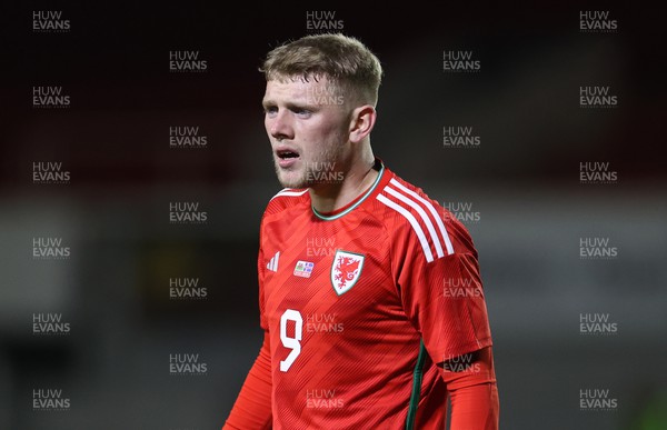 161123 - Wales U21s v Iceland U21s - UEFA U21s Qualifying Round - Joshua Thomas of Wales 