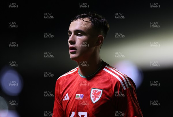 161123 - Wales U21s v Iceland U21s - UEFA U21s Qualifying Round - Luke Harris of Wales 