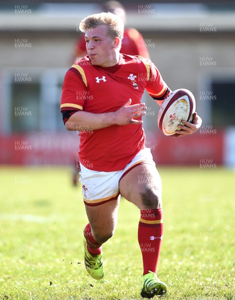 260317 - Wales Under 18 v England Under 18 - Ben Cambriani of Wales gets into space