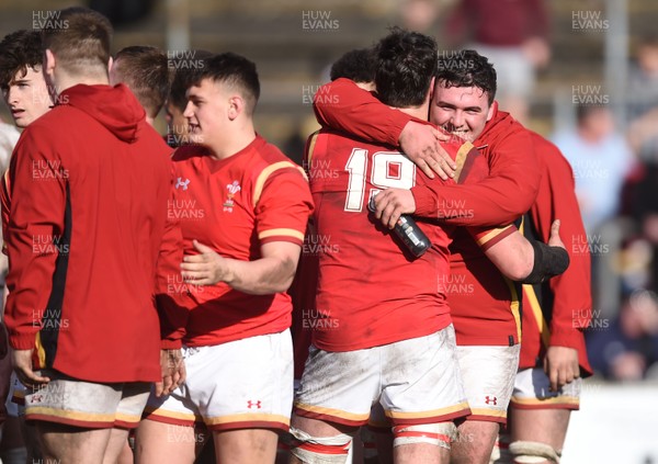 260317 - Wales Under 18 v England Under 18 - Wales players celebrate win