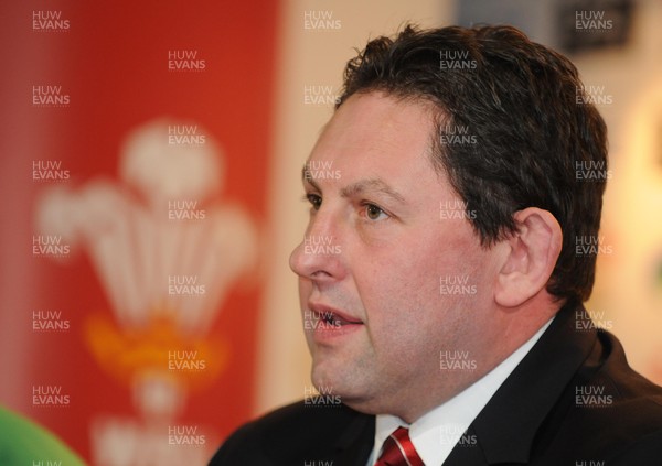 29.01.09 - Wales under 20 Rugby Head Coach Phil Davies names players to lead Wales' Under 20s Six Nations bid 