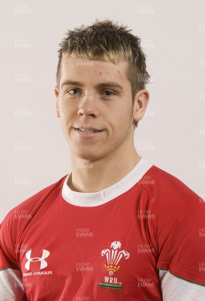 21.01.09 - Wales Under 20 Six Nations Rugby Squad 2009 - Gareth Davies. 