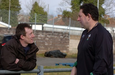 10.02.09 -Wales Under 20 training  Phil Davies Wales Under 20 head coach with Rob Howley w 
