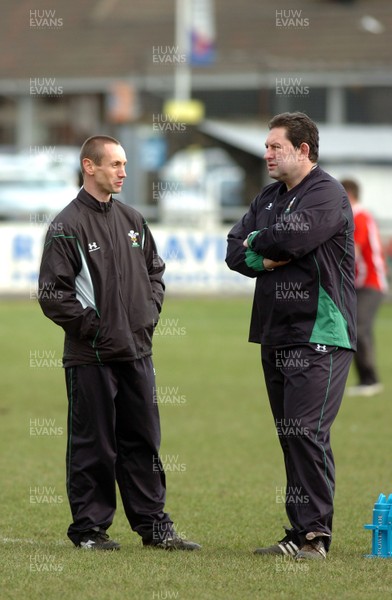 10.02.09 -Wales Under 20 training  Wales under 20 head coach Phil Davies with  Wayne Proctor fitness coach 