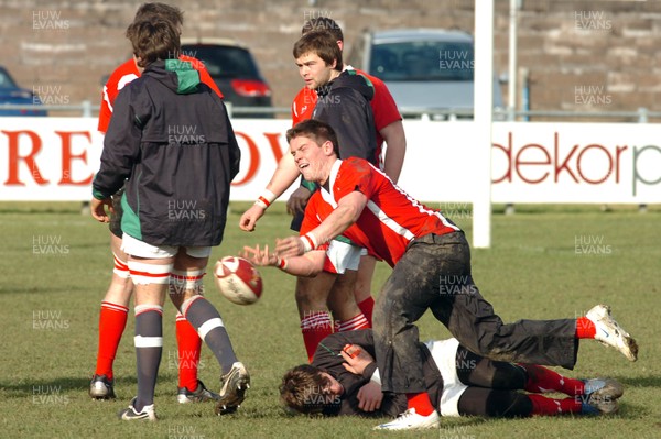 10.02.09 -Wales Under 20 training  Tavis  Knoyle 
