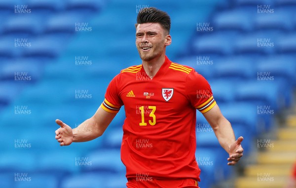 050621 - Wales v Albania - International Friendly - A frustrated Kieffer Moore of Wales