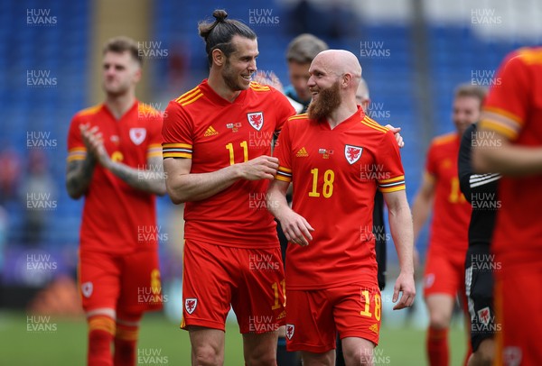 050621 - Wales v Albania - International Friendly - Gareth Bale and Jonny Williams of Wales thank the fans after the game