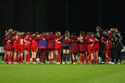 140426 - Wales v Albania - 2027 FIFA Women's World Cup Qualifying - The Wales team huddle following victory