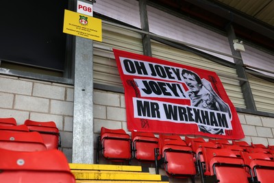 140426 - Wales v Albania - 2027 FIFA Women's World Cup Qualifying - Wrexham fan flag