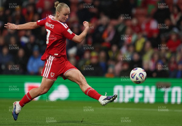 140426 - Wales v Albania - 2027 FIFA Women's World Cup Qualifying - Elise Hughes of Wales shoots