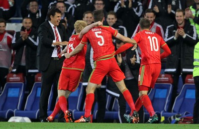 131015 - Wales v Andorra - UEFA European Championship Qualifiers - Wales Manager Chris Coleman celebrates Aaron Ramsey's goal