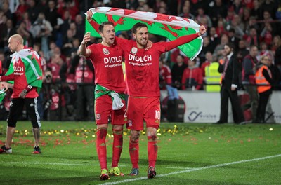 131015 - Wales v Andorra - UEFA European Championship Qualifiers - Chris Gunter and Aaron Ramsey of Wales celebrate