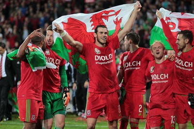 131015 - Wales v Andorra - UEFA European Championship Qualifiers - Ashley Williams, Wayne Hennessey, Gareth Bale, Chris Gunter and Jonathan Williams of Wales celebrate