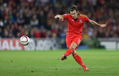 131015 - Wales v Andorra, UEFA European Championship Qualifier - Gareth Bale of Wales gets at shot at goal as he takes free kick