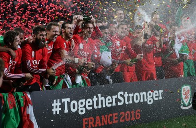 131015 - Wales v Andorra, UEFA European Championship Qualifier - Gareth Bale and his Wales team mates lead the celebrations at the end of the match