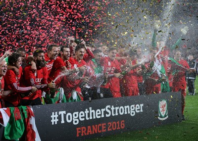 131015 - Wales v Andorra, UEFA European Championship Qualifier - Gareth Bale and his Wales team mates lead the celebrations at the end of the match