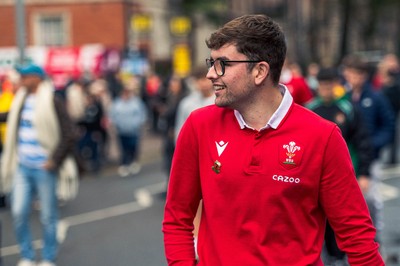 091125 - Wales v Argentina - Quilter Nations Series - Fans ahead of the game