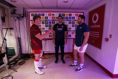 091125 - Wales v Argentina - Quilter Nations Series - Captains during coin toss