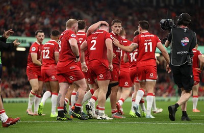 091125 - Wales v Argentina - Quilter Nations Series - Dewi Lake of Wales celebrates scoring a try with team mates