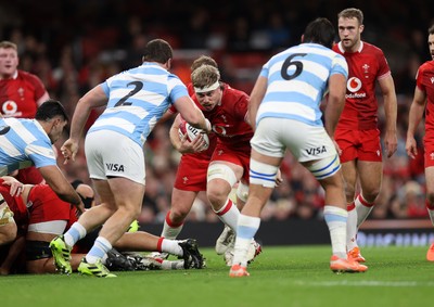091125 - Wales v Argentina - Quilter Nations Series - Aaron Wainwright of Wales 