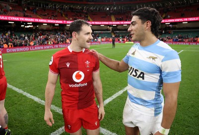 091125 - Wales v Argentina - Quilter Nations Series - Tomos Williams of Wales and Santiago Carreras of Argentina at full time