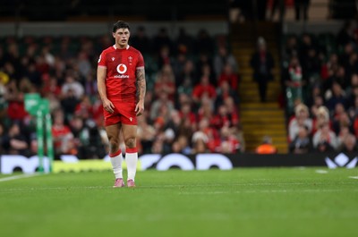 091125 - Wales v Argentina - Quilter Nations Series - Louis Rees-Zammit of Wales 
