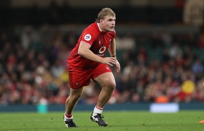 091125 - Wales v Argentina - Quilter Nations Series - Archie Griffin of Wales 