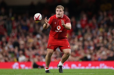 091125 - Wales v Argentina - Quilter Nations Series - Archie Griffin of Wales 